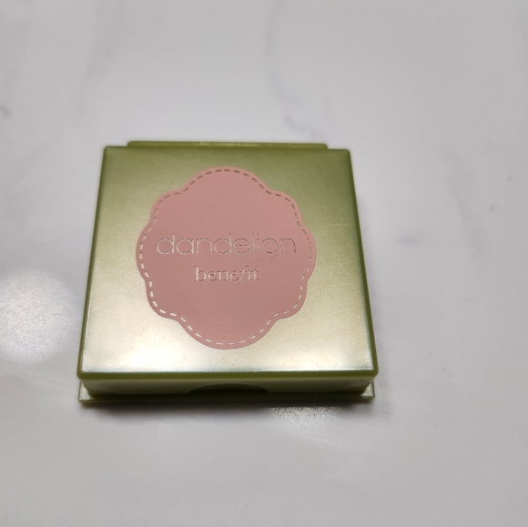 Benefit Dandelion Baby-Pink Brightening Blush (New) - Picture 2 of 3